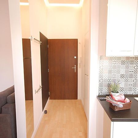 Nowy Apartament Wilcza Warschau Exterior foto