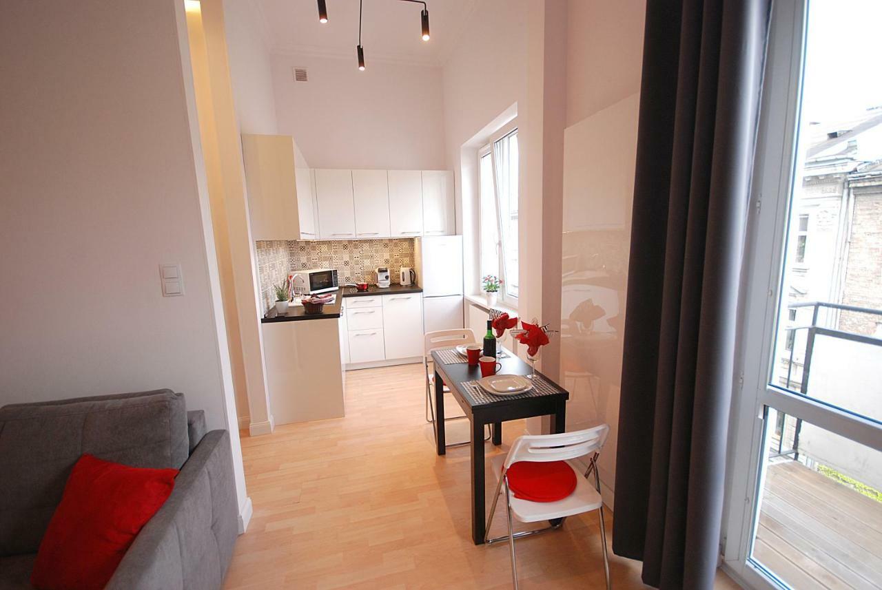 Nowy Apartament Wilcza Warschau Exterior foto