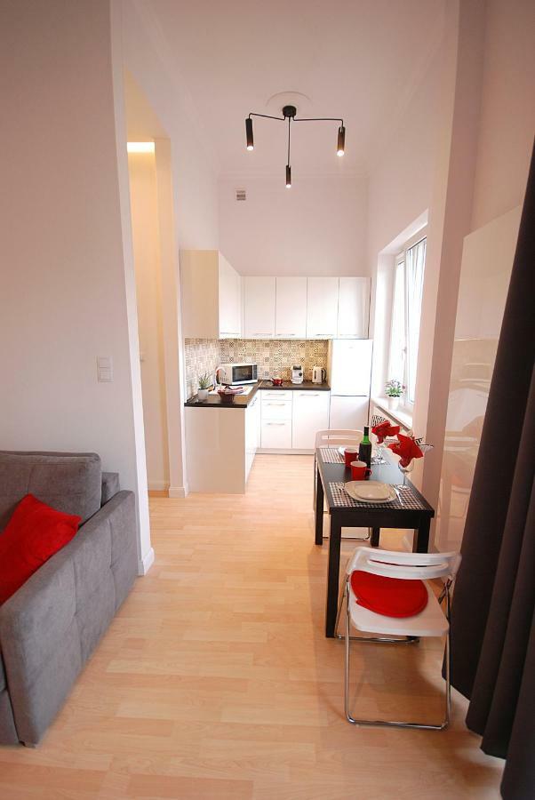 Nowy Apartament Wilcza Warschau Exterior foto
