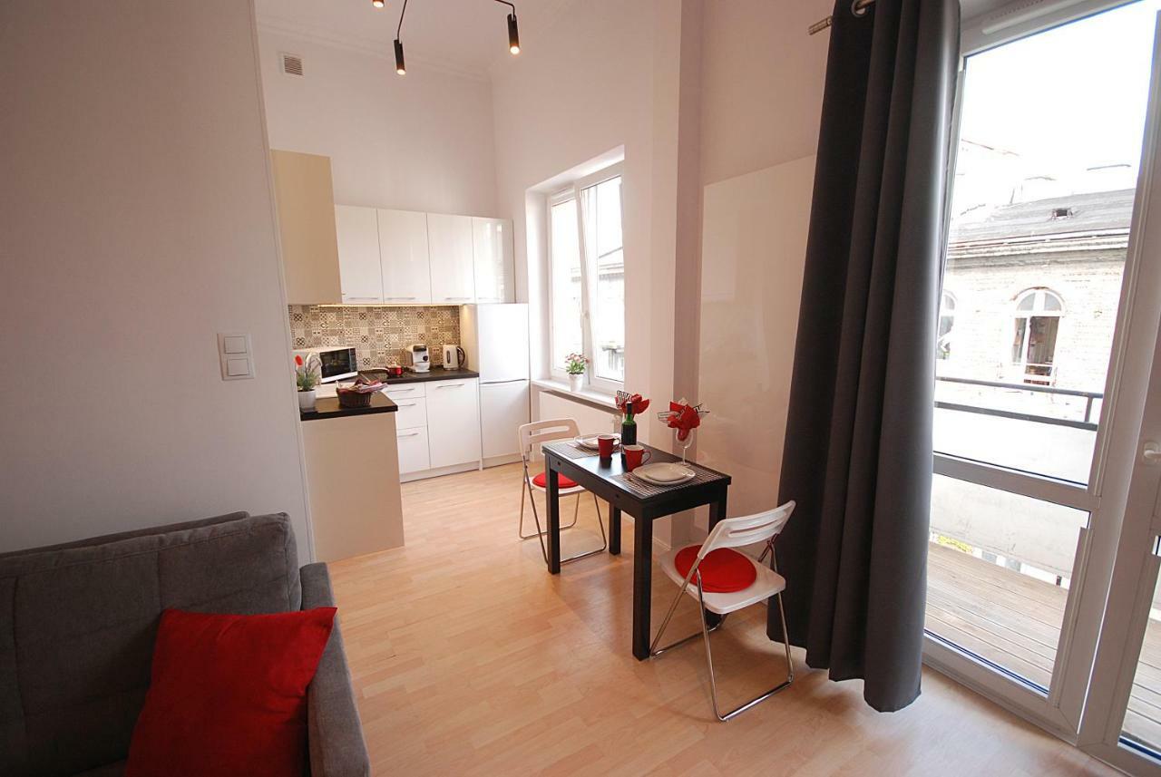 Nowy Apartament Wilcza Warschau Exterior foto